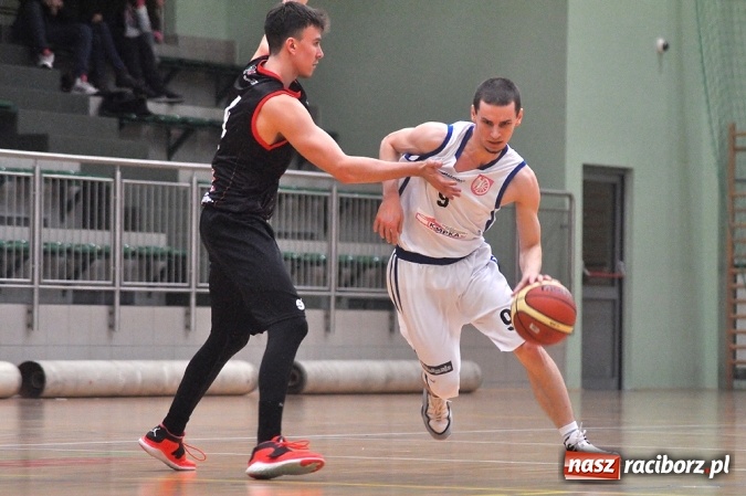 Zdjęcie w galerii na portalu naszraciborz.pl: Ofensywa musiała uznać wyższość GKS-u Tychy wiadomości z regionu