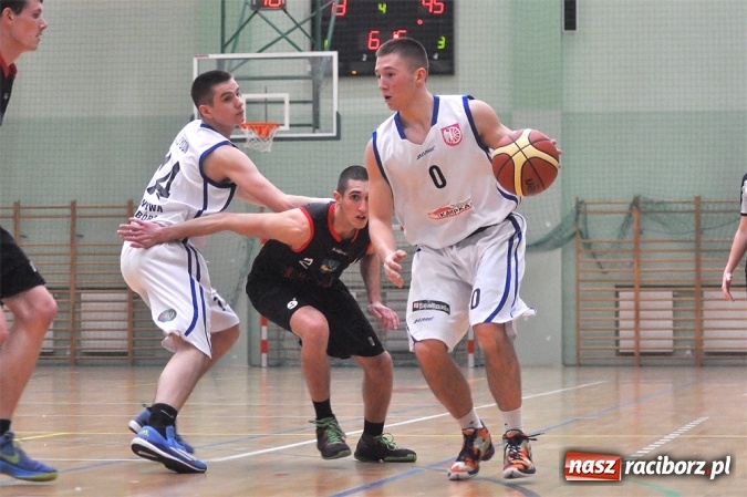 Zdjęcie w galerii na portalu naszraciborz.pl: Ofensywa musiała uznać wyższość GKS-u Tychy wiadomości z regionu