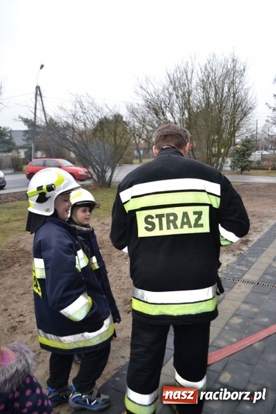 Zdjęcie w galerii na portalu naszraciborz.pl: Akcja Zima w Kuźni Kultury rozpoczęta - pierwszy dzień spędzono ze strażakami wiadomości z regionu
