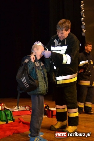 Zdjęcie w galerii na portalu naszraciborz.pl: Akcja Zima w Kuźni Kultury rozpoczęta - pierwszy dzień spędzono ze strażakami wiadomości z regionu