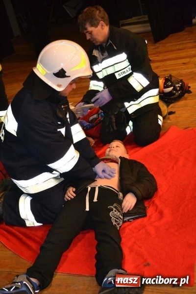 Zdjęcie w galerii na portalu naszraciborz.pl: Akcja Zima w Kuźni Kultury rozpoczęta - pierwszy dzień spędzono ze strażakami wiadomości z regionu