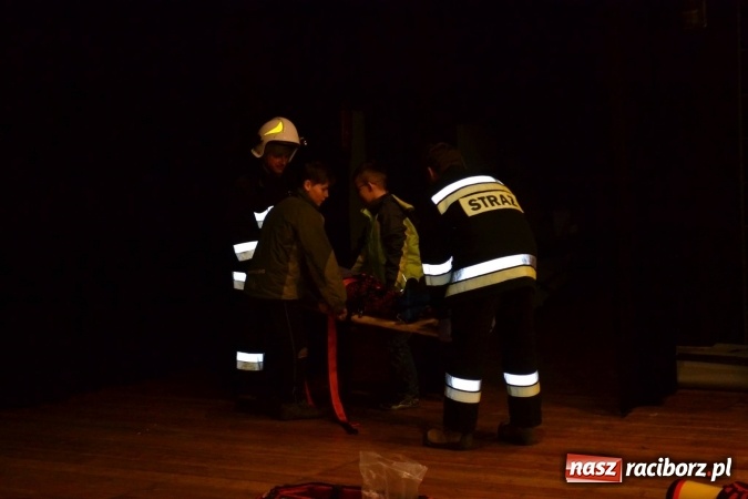 Zdjęcie w galerii na portalu naszraciborz.pl: Akcja Zima w Kuźni Kultury rozpoczęta - pierwszy dzień spędzono ze strażakami wiadomości z regionu