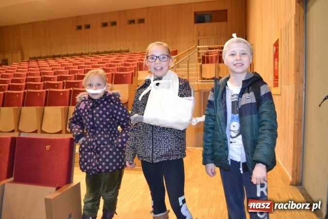 Zdjęcie w galerii na portalu naszraciborz.pl: Akcja Zima w Kuźni Kultury rozpoczęta - pierwszy dzień spędzono ze strażakami wiadomości z regionu