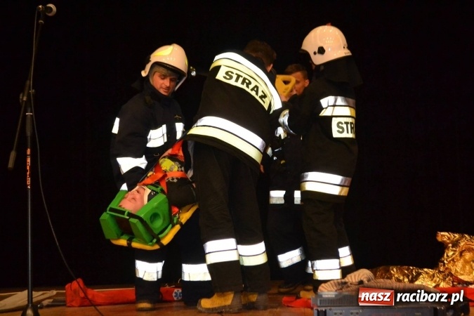 Zdjęcie w galerii na portalu naszraciborz.pl: Akcja Zima w Kuźni Kultury rozpoczęta - pierwszy dzień spędzono ze strażakami wiadomości z regionu