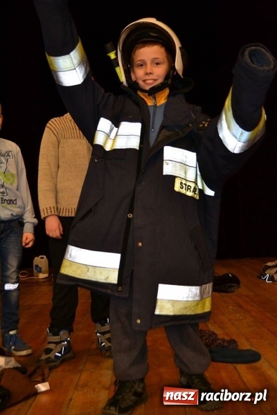 Zdjęcie w galerii na portalu naszraciborz.pl: Akcja Zima w Kuźni Kultury rozpoczęta - pierwszy dzień spędzono ze strażakami wiadomości z regionu