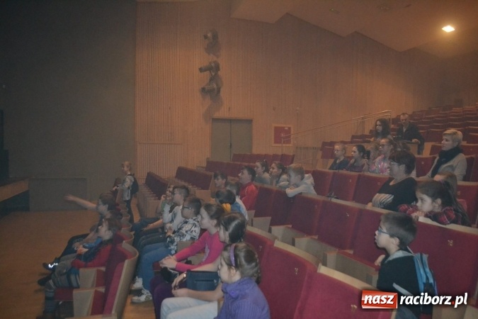 Zdjęcie w galerii na portalu naszraciborz.pl: Akcja Zima w Kuźni Kultury rozpoczęta - pierwszy dzień spędzono ze strażakami wiadomości z regionu