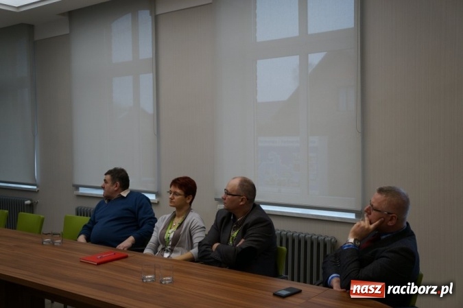 Zdjęcie w galerii na portalu naszraciborz.pl: W powiecie odbyły się kolejne debaty społeczne wiadomości z regionu