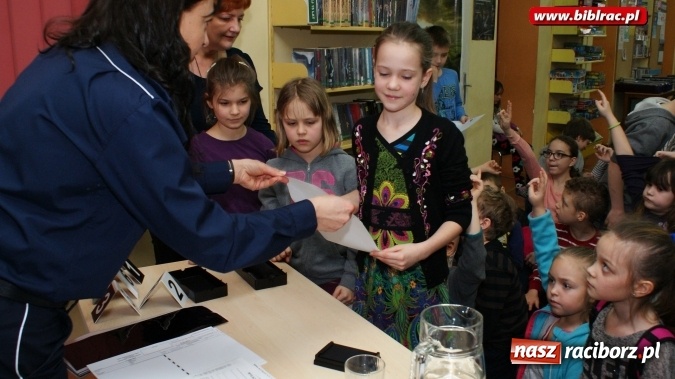 Zdjęcie w galerii na portalu naszraciborz.pl: Kryminalne zagadki Raciborza rozwikłane w bibliotece wiadomości z regionu