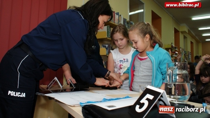 Zdjęcie w galerii na portalu naszraciborz.pl: Kryminalne zagadki Raciborza rozwikłane w bibliotece wiadomości z regionu