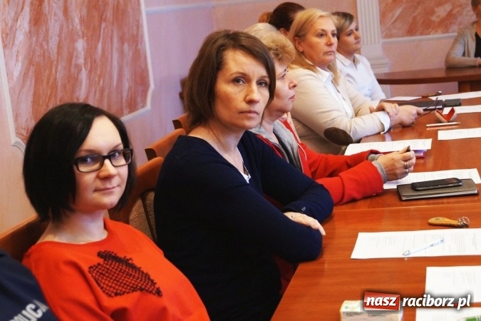 Zdjęcie w galerii na portalu naszraciborz.pl: W Nędzy odbyła się debata na temat mapy zagrożeń  wiadomości z regionu