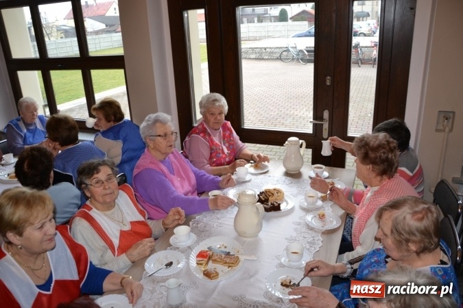 Zdjęcie w galerii na portalu naszraciborz.pl: W Tworkowie zaś furgało piyrze wiadomości z regionu