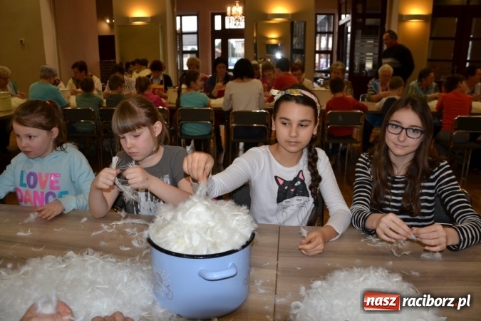 Zdjęcie w galerii na portalu naszraciborz.pl: W Tworkowie zaś furgało piyrze wiadomości z regionu