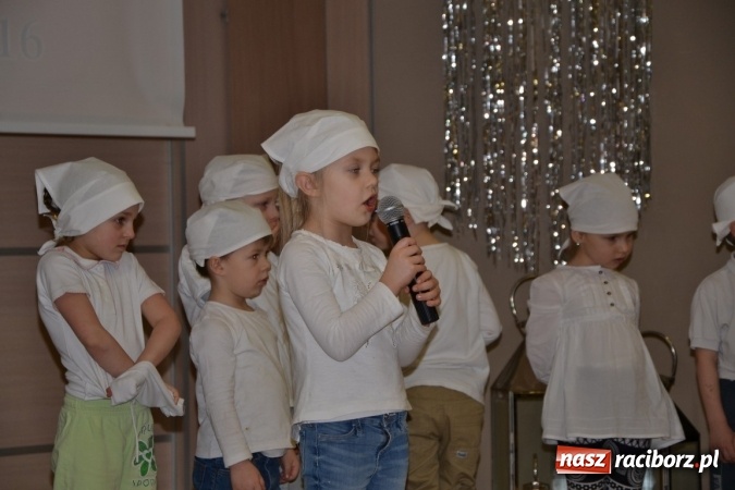 Zdjęcie w galerii na portalu naszraciborz.pl: W Tworkowie zaś furgało piyrze wiadomości z regionu