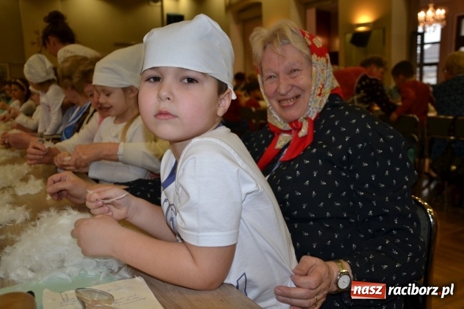 Zdjęcie w galerii na portalu naszraciborz.pl: W Tworkowie zaś furgało piyrze wiadomości z regionu