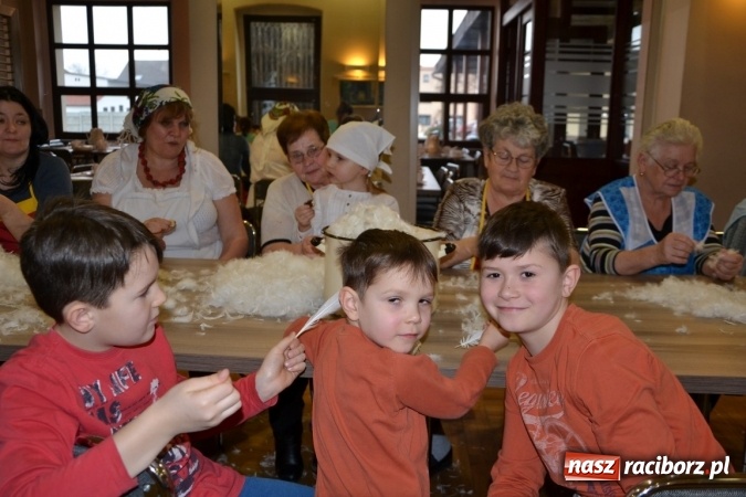 Zdjęcie w galerii na portalu naszraciborz.pl: W Tworkowie zaś furgało piyrze wiadomości z regionu