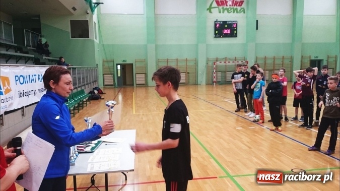 Zdjęcie w galerii na portalu naszraciborz.pl: Zima w Mieście z raciborskim OSiR-em - turniej halowej piłki nożnej  wiadomości z regionu