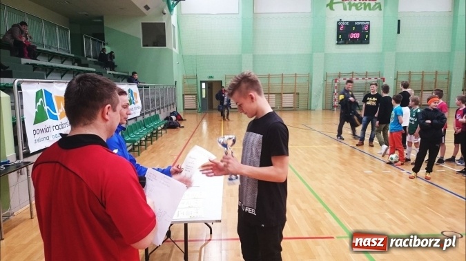 Zdjęcie w galerii na portalu naszraciborz.pl: Zima w Mieście z raciborskim OSiR-em - turniej halowej piłki nożnej  wiadomości z regionu