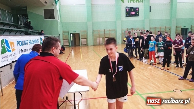 Zdjęcie w galerii na portalu naszraciborz.pl: Zima w Mieście z raciborskim OSiR-em - turniej halowej piłki nożnej  wiadomości z regionu