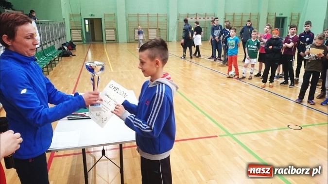 Zdjęcie w galerii na portalu naszraciborz.pl: Zima w Mieście z raciborskim OSiR-em - turniej halowej piłki nożnej  wiadomości z regionu