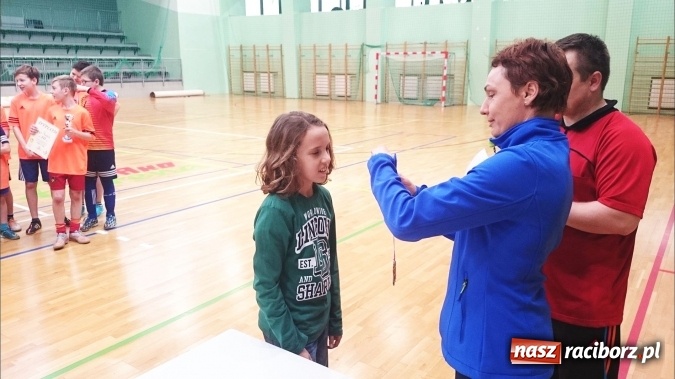 Zdjęcie w galerii na portalu naszraciborz.pl: Zima w Mieście z raciborskim OSiR-em - turniej halowej piłki nożnej  wiadomości z regionu