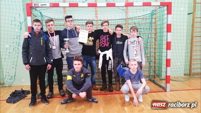 Zdjęcie w galerii na portalu naszraciborz.pl: Zima w Mieście z raciborskim OSiR-em - turniej halowej piłki nożnej  wiadomości z regionu