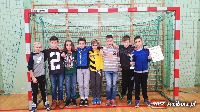 Zdjęcie w galerii na portalu naszraciborz.pl: Zima w Mieście z raciborskim OSiR-em - turniej halowej piłki nożnej  wiadomości z regionu