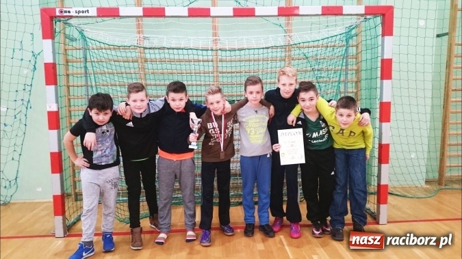 Zdjęcie w galerii na portalu naszraciborz.pl: Zima w Mieście z raciborskim OSiR-em - turniej halowej piłki nożnej  wiadomości z regionu