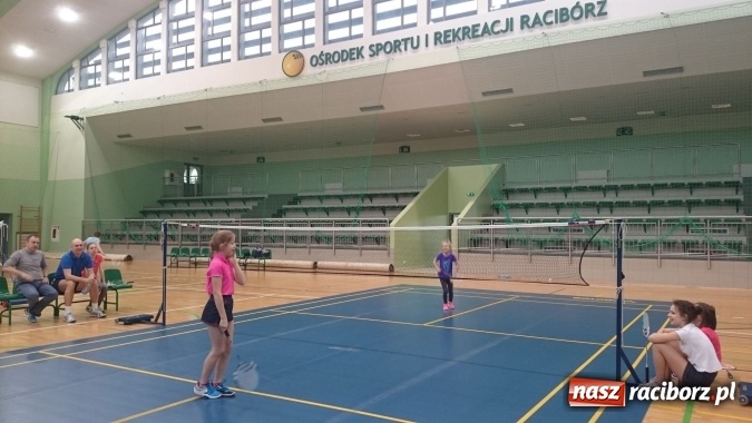 Zdjęcie w galerii na portalu naszraciborz.pl: Aktywne ferie w Arenie Rafako - wczoraj odbył się tam turniej badmintona wiadomości z regionu