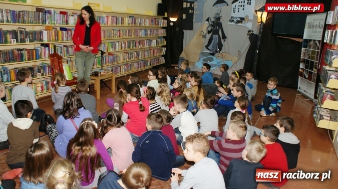 Zdjęcie w galerii na portalu naszraciborz.pl: Tajemnicza pisarka z Krakowa odwiedziła Akademię Detektywów  wiadomości z regionu