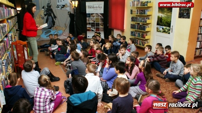 Zdjęcie w galerii na portalu naszraciborz.pl: Tajemnicza pisarka z Krakowa odwiedziła Akademię Detektywów  wiadomości z regionu