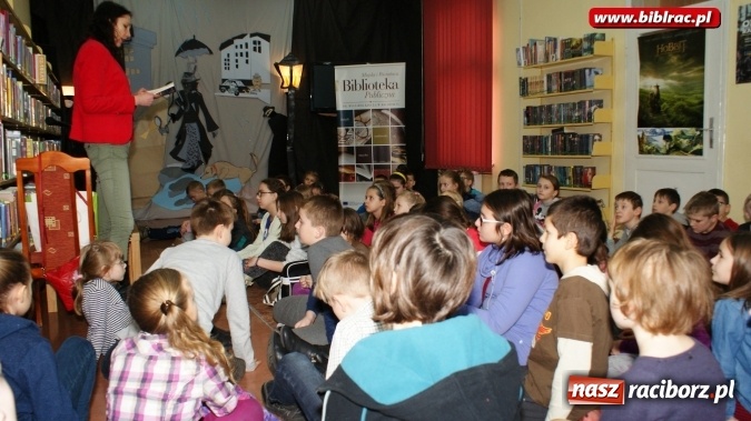 Zdjęcie w galerii na portalu naszraciborz.pl: Tajemnicza pisarka z Krakowa odwiedziła Akademię Detektywów  wiadomości z regionu