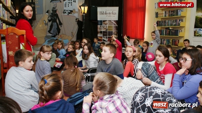 Zdjęcie w galerii na portalu naszraciborz.pl: Tajemnicza pisarka z Krakowa odwiedziła Akademię Detektywów  wiadomości z regionu