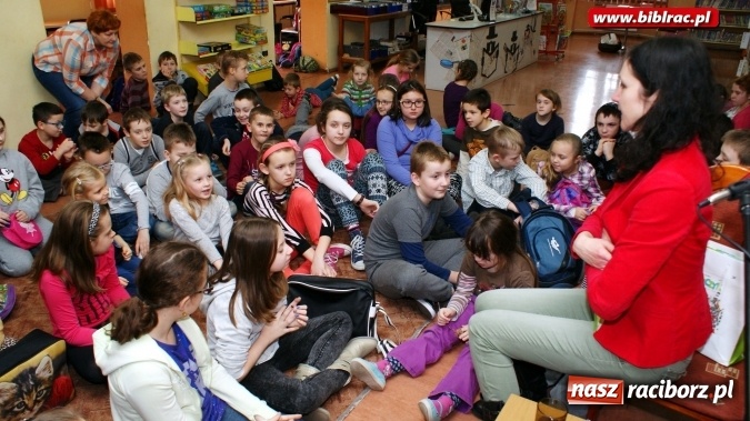 Zdjęcie w galerii na portalu naszraciborz.pl: Tajemnicza pisarka z Krakowa odwiedziła Akademię Detektywów  wiadomości z regionu