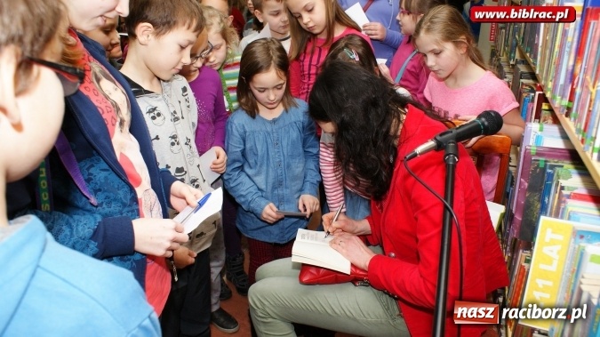 Zdjęcie w galerii na portalu naszraciborz.pl: Tajemnicza pisarka z Krakowa odwiedziła Akademię Detektywów  wiadomości z regionu