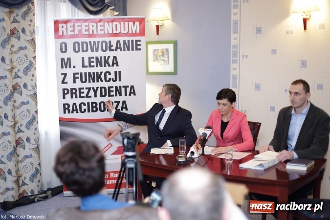 Zdjęcie w galerii na portalu naszraciborz.pl: W Raciborzu może dojść do referendum. Inicjatorzy chcą odwołania prezydenta Mirosława Lenka. Procedura ruszyła wiadomości z regionu