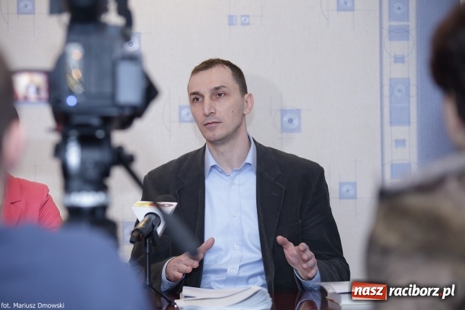 Zdjęcie w galerii na portalu naszraciborz.pl: W Raciborzu może dojść do referendum. Inicjatorzy chcą odwołania prezydenta Mirosława Lenka. Procedura ruszyła wiadomości z regionu