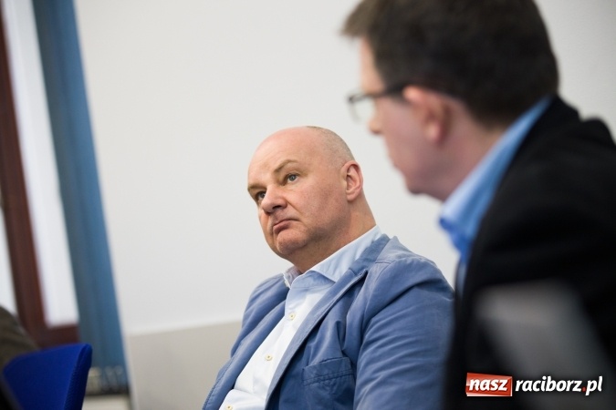 Zdjęcie w galerii na portalu naszraciborz.pl: Przebudowa mostów i łuków rzeki, podniesienie klasy żeglowności - o zbiorniku Racibórz i kanale Odra-Dunaj w ratuszu wiadomości z regionu