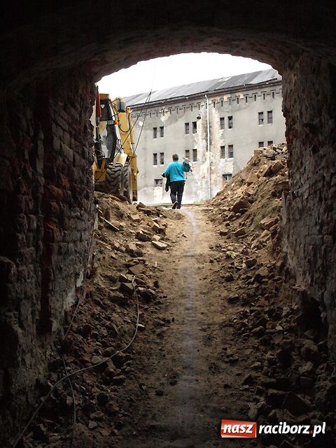 Zdjęcie w galerii na portalu naszraciborz.pl: Zamek odkrywa kolejne TAJEMNICE wiadomości z regionu