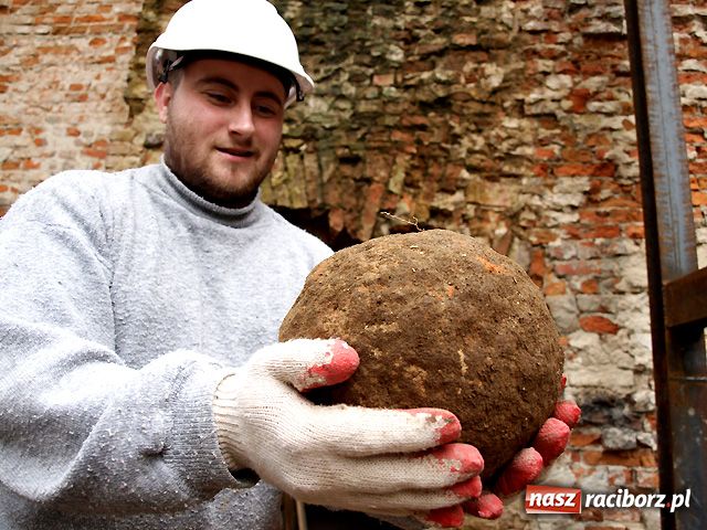 Zdjęcie w galerii na portalu naszraciborz.pl: Zamek odkrywa kolejne TAJEMNICE wiadomości z regionu