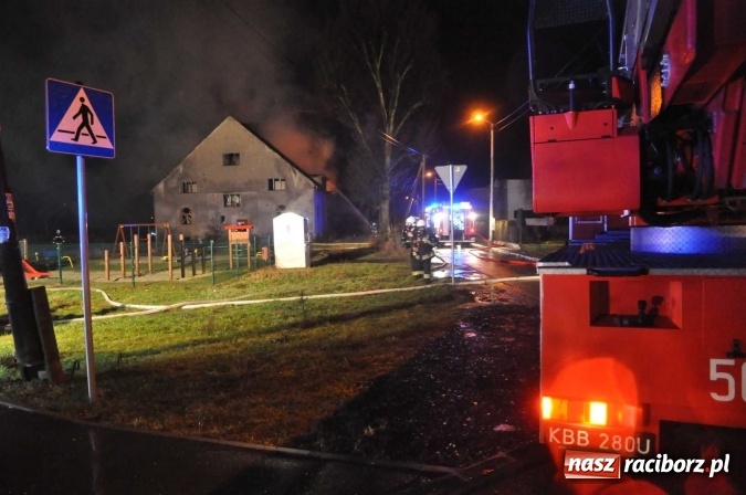 Zdjęcie w galerii na portalu naszraciborz.pl: Policja zatrzymała 24-latka, który spowodował pożar w Miedoni wiadomości z regionu