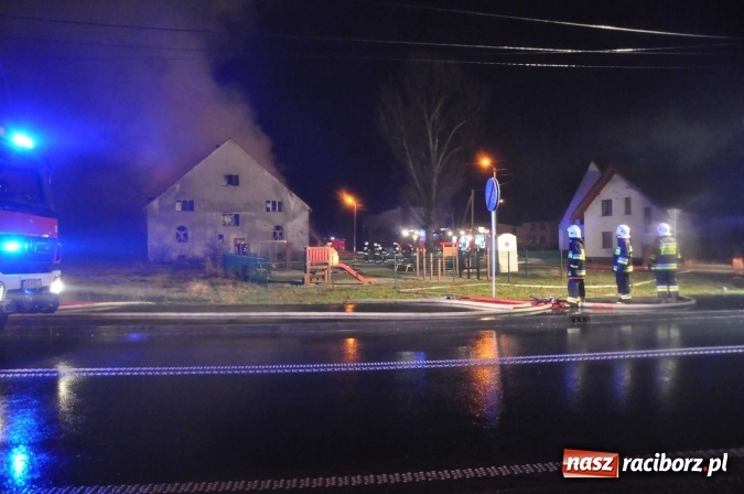 Zdjęcie w galerii na portalu naszraciborz.pl: Policja zatrzymała 24-latka, który spowodował pożar w Miedoni wiadomości z regionu