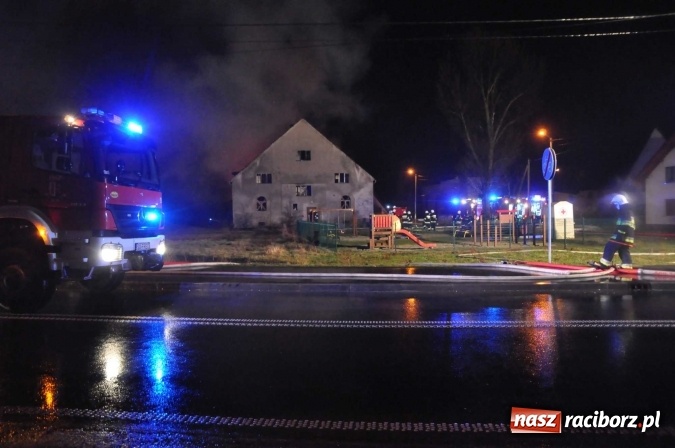 Zdjęcie w galerii na portalu naszraciborz.pl: Policja zatrzymała 24-latka, który spowodował pożar w Miedoni wiadomości z regionu