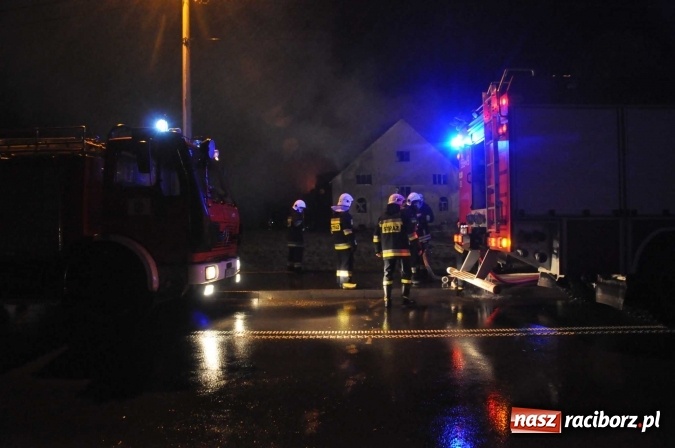 Zdjęcie w galerii na portalu naszraciborz.pl: Policja zatrzymała 24-latka, który spowodował pożar w Miedoni wiadomości z regionu