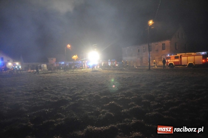 Zdjęcie w galerii na portalu naszraciborz.pl: Policja zatrzymała 24-latka, który spowodował pożar w Miedoni wiadomości z regionu