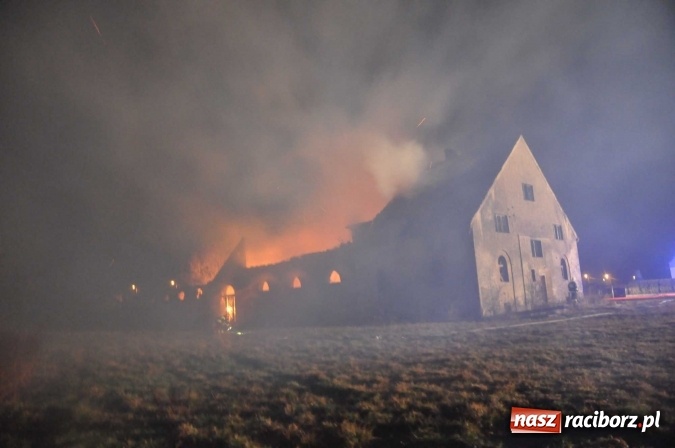 Zdjęcie w galerii na portalu naszraciborz.pl: Policja zatrzymała 24-latka, który spowodował pożar w Miedoni wiadomości z regionu