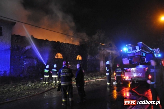 Zdjęcie w galerii na portalu naszraciborz.pl: Policja zatrzymała 24-latka, który spowodował pożar w Miedoni wiadomości z regionu