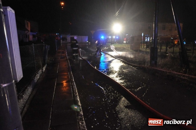 Zdjęcie w galerii na portalu naszraciborz.pl: Policja zatrzymała 24-latka, który spowodował pożar w Miedoni wiadomości z regionu