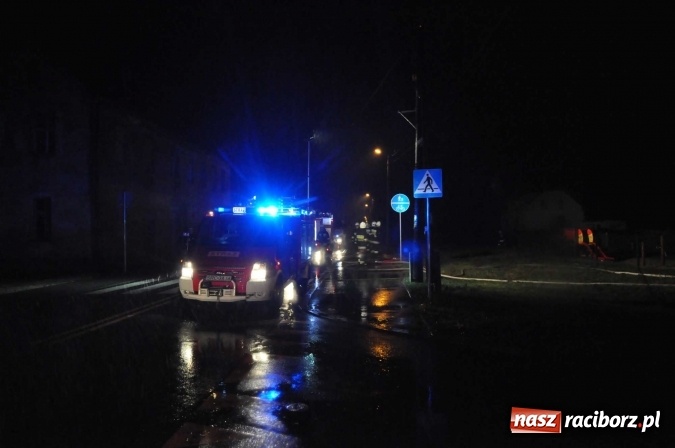 Zdjęcie w galerii na portalu naszraciborz.pl: Policja zatrzymała 24-latka, który spowodował pożar w Miedoni wiadomości z regionu
