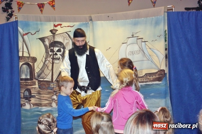 Zdjęcie w galerii na portalu naszraciborz.pl: Doktor Dolittle i przyjaciele odwiedzili dzieci i młodzież w bojanowskim domu kultury wiadomości z regionu