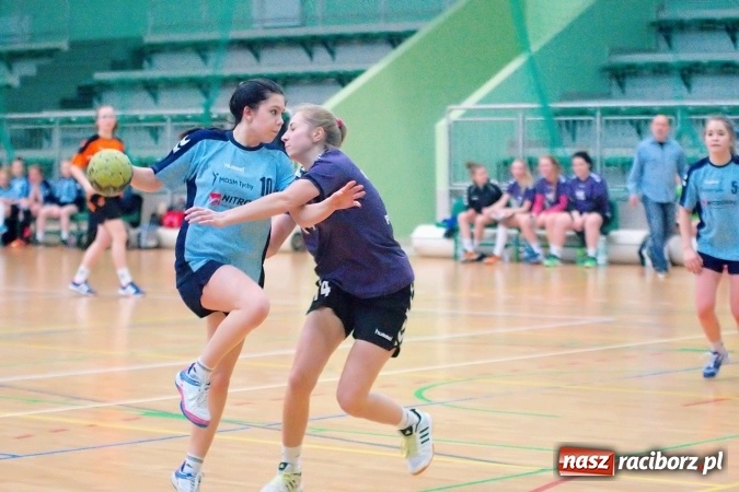 Zdjęcie w galerii na portalu naszraciborz.pl: Arena Rafako gościła zawody szczypiorniaka. MOSM Tychy lepszy od UKS Pietrowice Wielkie wiadomości z regionu